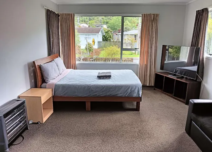 Three-bedroom House A At 23 Mallard Drive, Selwyn Heights Holiday home Rotorua
