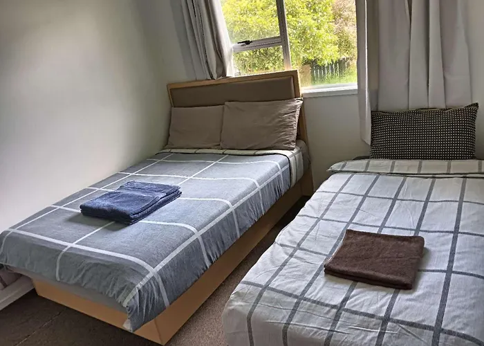 Three-bedroom House A At 23 Mallard Drive, Selwyn Heights Holiday home *