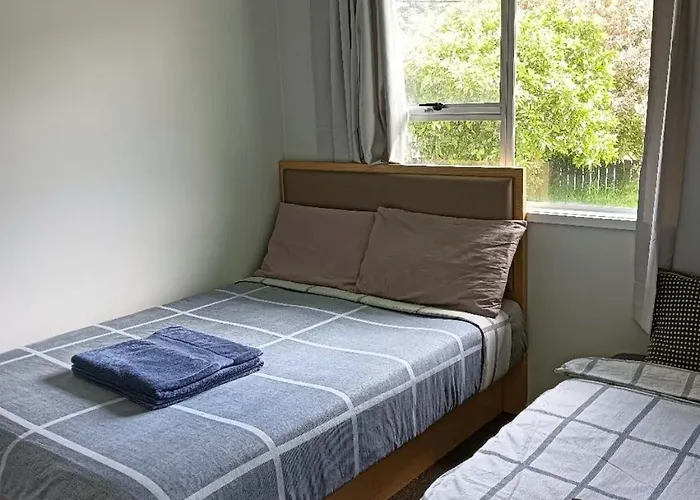Three-bedroom House A At 23 Mallard Drive, Selwyn Heights Holiday home Rotorua